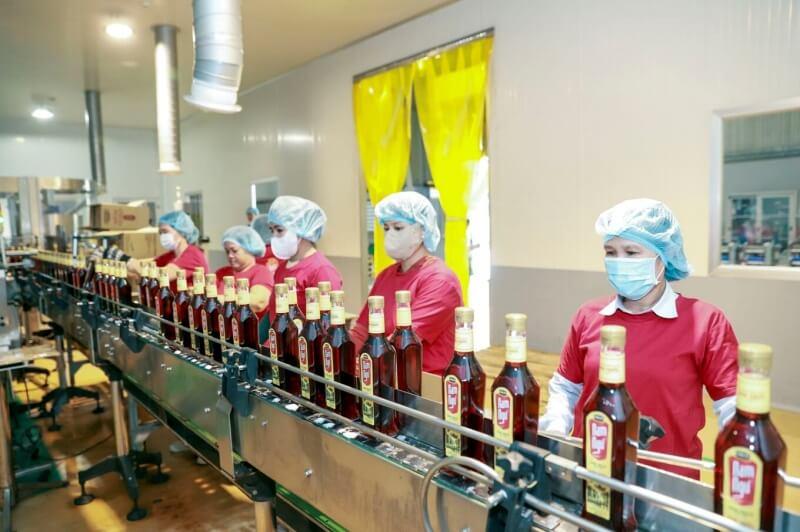 Dây chuyền đóng chai nước mắm Nam Ngư chai thủy tinh